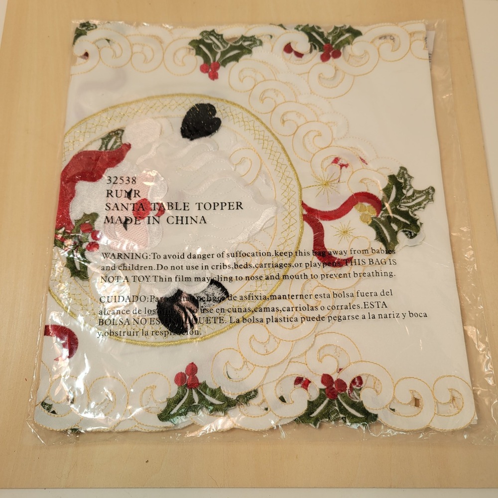 RUNR‎ Santa Table Topper Embroidered Christmas Holly Berries Tablecloth